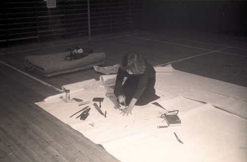Marina Abramovic performing Rhythm 10, Edinburgh Arts, 1973. Courtesy Royal Scottish Academy.