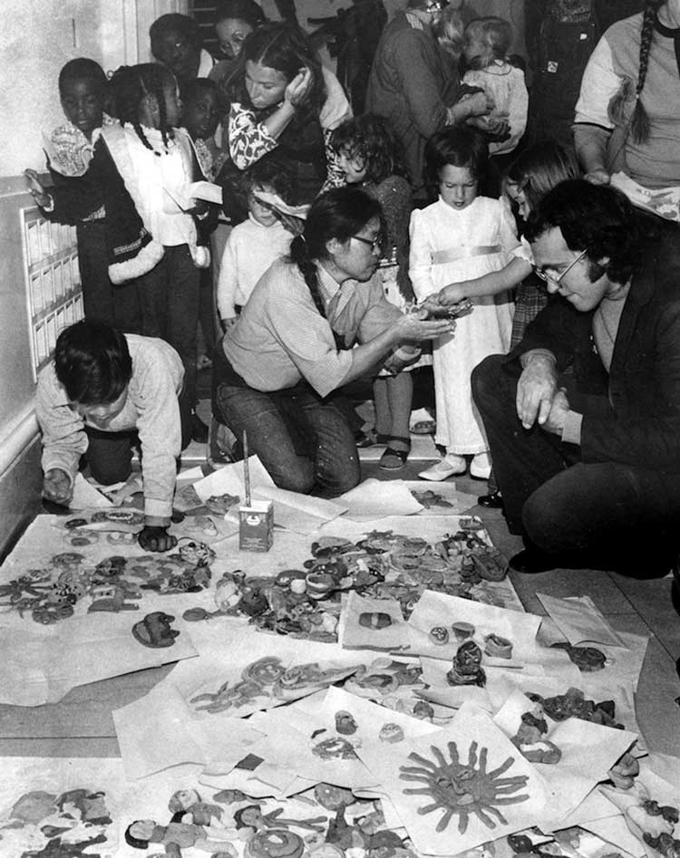 Ruth Asawa teaching a Baker's Clay workshop at the San Francisco Museum of Art (now SFMOMA), 1973. Photo courtesy Ruth Asawa Lanier, Inc