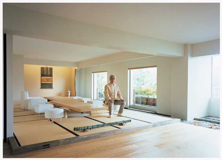 Page 225. Yasutomo Ebisu, Hiroshi Sugimoto in his Tokyo home studio, 2019. © Yasutomo Ebisu.