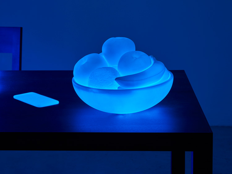 Doug Aitken. All doors open, 2019 (detail). Acrylic, LED, wood 94.6 x 304.8 x 213.4 cm (37 1/4 x 120 x 84 in). © Doug Aitken. Courtesy 303 Gallery, New York; Galerie Eva Presenhuber, Zürich; Victoria Miro, London/Venice; and Regen Projects, Los Angeles.