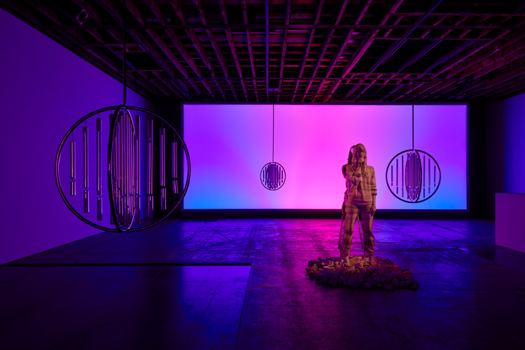 Doug Aitken. Inside Out, 2019. Installation view from Return to the Real at Victoria Miro, Wharf Road, London, 2019. © Doug Aitken, courtesy Victoria Miro.