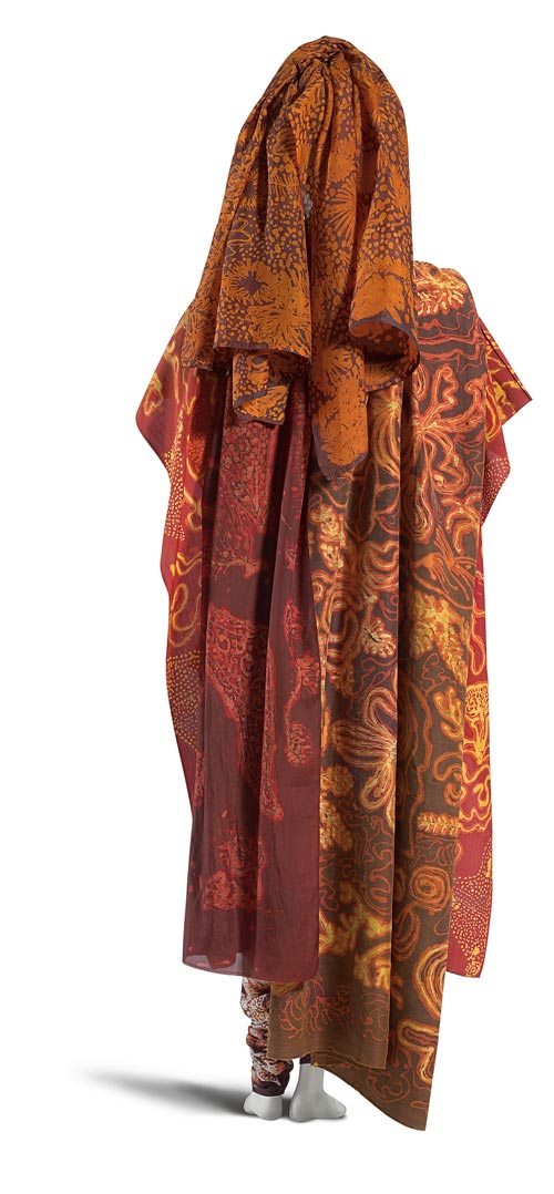 Joy Petyarr, Utopia costume, 1982. National Gallery of Victoria, Melbourne Purchased, 1992. Private collection, Queensland © Linda Jackson © Courtesy of Utopia Artists
