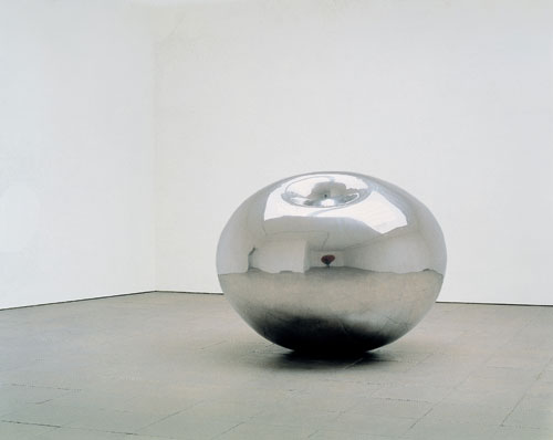 Anish Kapoor. Turning the World Inside Out, 1995. Stainless steel, 148 x 184 x 188 cm. Bradford Art Galleries and Museums. Acquired in 1997 with a contribution from the Art Fund and with support from the National Lottery through the Arts Council of England, the NACF and The Henry Moore Foundation. © the artist 2011.