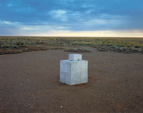 Antony Gormley. Room for the Great Australian Desert, 1989. Concrete, 92 x 58 x 51 cm. Collection Art Gallery of New South Wales, Sydney, Australia. © Antony Gormley.