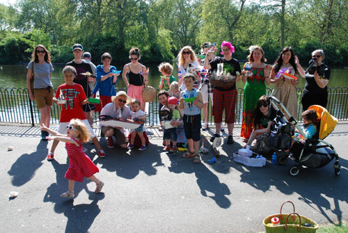 Apathy's a drag, 2012. Participants at the event.