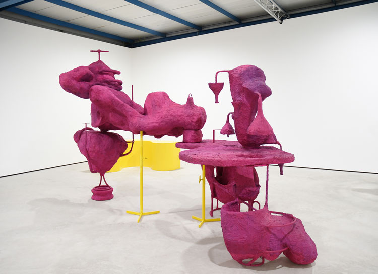 Olivia Bax. Kingpin, 2020. Steel, polystyrene, chicken wire, foam, newspaper, UV resistant PVA, paint, plaster, funnels, powder coated steel stands, 270 x 450 x 250 cm. Photo: Rebecca Larkin.