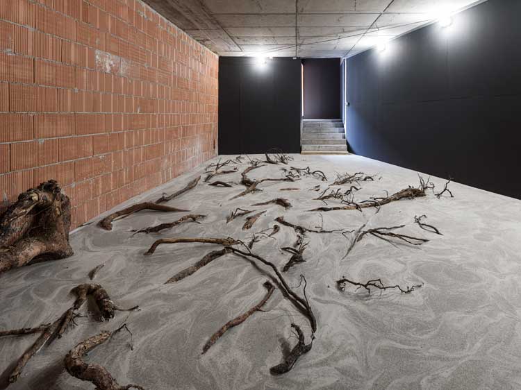 Nadia Kaabi-Linke. Mushroom, 2024. Installation, dimensions variable. Commissioned by Biennale Gherdëina 9. Supported by IFA - Institut für Auslandsbeziehungen. Photo: Tiberio Sorvillo.