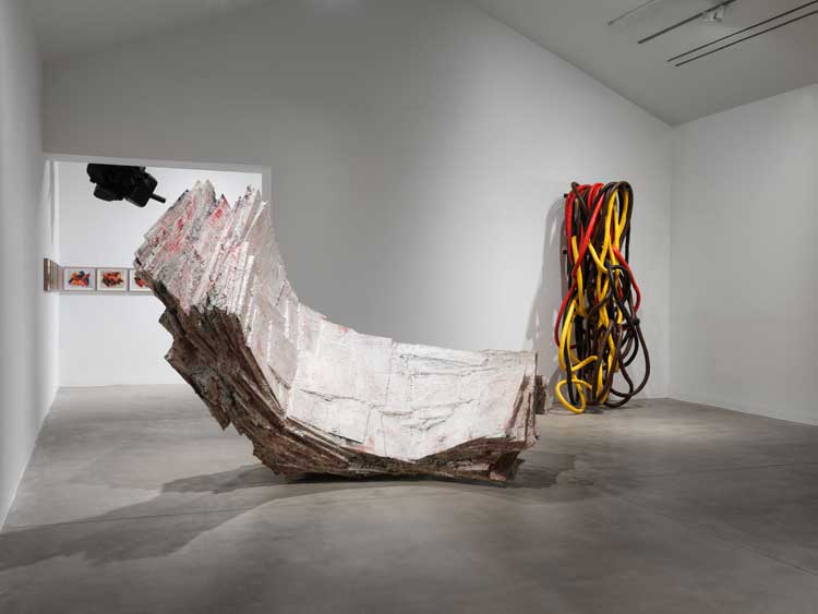 Installation view, Phyllida Barlow. Unscripted, Hauser & Wirth Somerset, 2024. © Phyllida Barlow Estate. Courtesy Phyllida Barlow Estate and Hauser & Wirth. Photo: Ken Adlard.