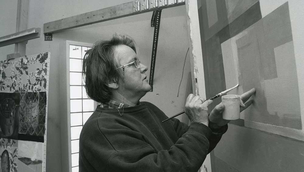 Vivienne Binns in her Curtin studio (Canberra), 1992. Photo: Alex Fiveash, courtesy of the artist.