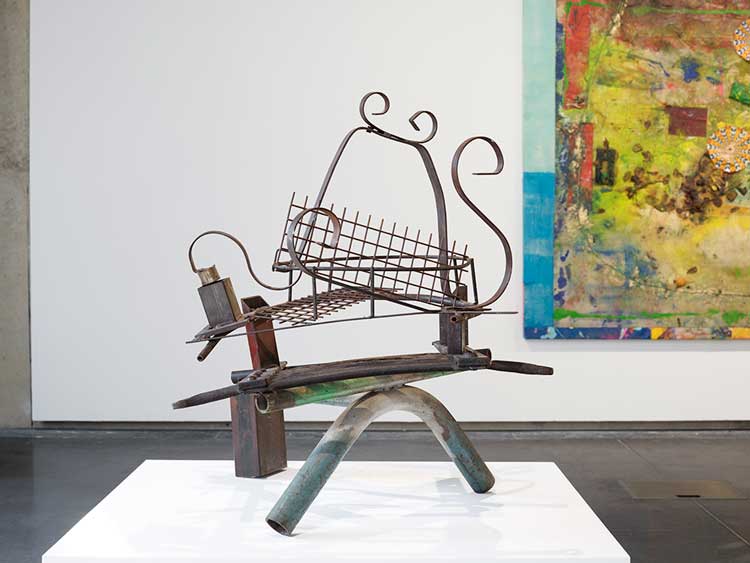 Frank Bowling. The Man Who Mistook His Wife for a Hat, 1988.
Welded steel, 75 x 72 x 65 cm. Installation view: Frank Bowling and Sculpture, The Stephen Lawrence Gallery, University of Greenwich, London, 15 July – 3 September 2022. © Frank Bowling. All rights reserved DACS 2022. Courtesy the artist. Photo: Peter Mallet.