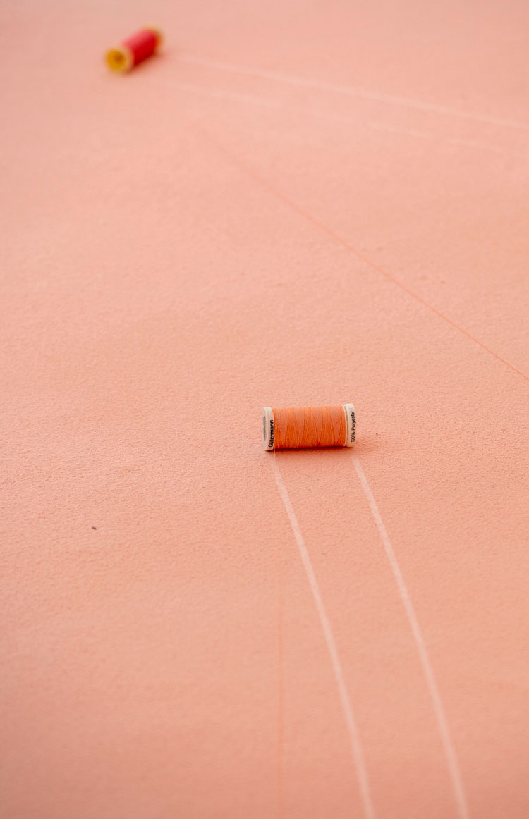 Karla Black. Punctuation is pretty popular: nobody wants to admit to much, (detail), 2008/2021. Plaster powder, powder paint, thread. Courtesy Galerie Gisela Capitain, Cologne and Modern Art, London.
Photo: Tom Nolan.
