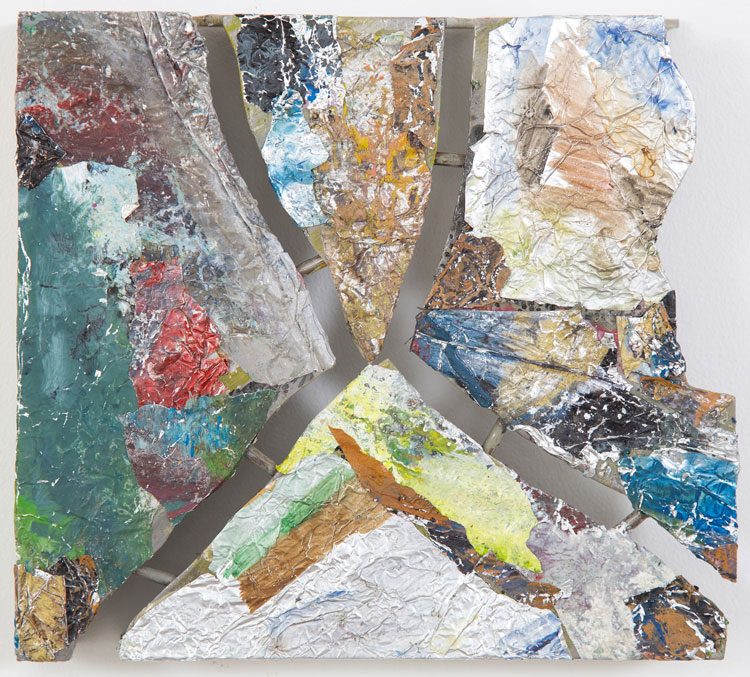 Sara Barker. Split, 2020. Stainless steel tray, stainless steel rod, automotive paint, oil paint, tinfoil, 20 x 20 x 5 cm. Photo: Mike Bolam.