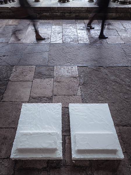 Eleanor Bartlett. Requiem, installation view, Salisbury Cathedral, 2017. © the artist.