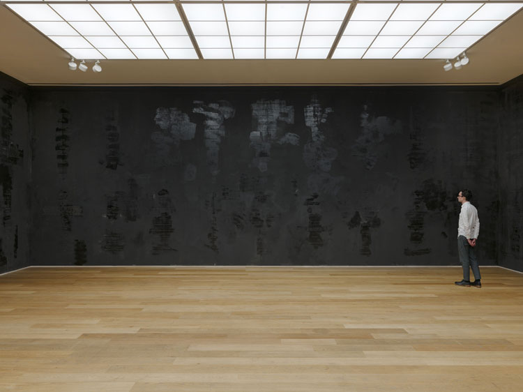 Stefan Brüggemann. HYPER – PALIMPSEST, installation view, Hauser & Wirth London, 2019. Photo: Todd-White Art Photography.