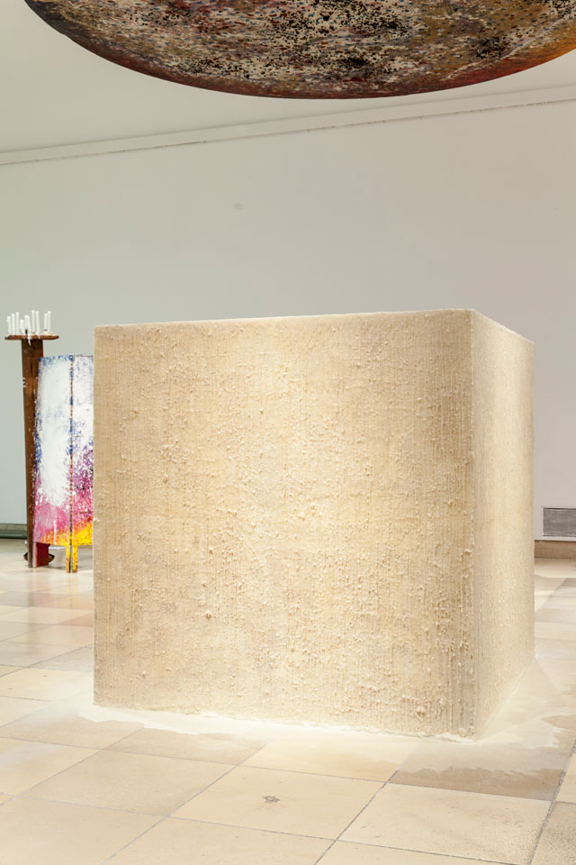 Michael Buthe. Baptistery with Mom and Dad, 1984. Installation shot Haus der Kunst (detail). Photograph: Maximilian Geuter © VG Bild-Kunst, Bonn, 2016.