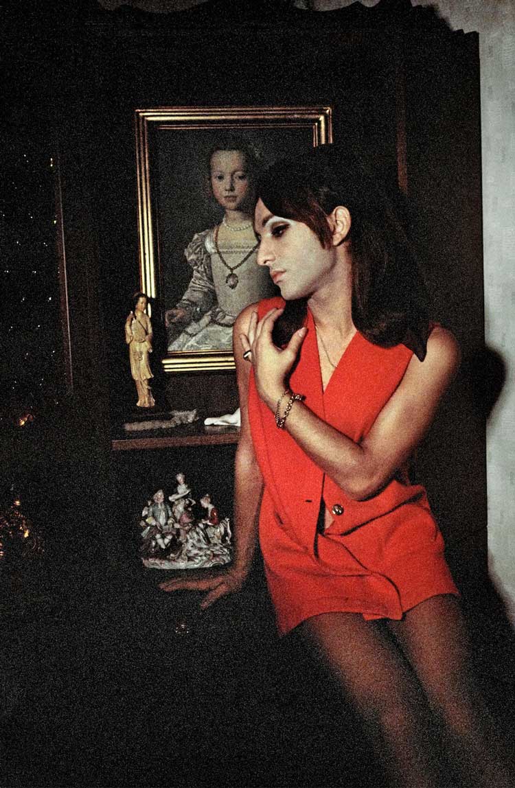 Lisetta Carmi, I travestiti, Audrey, Genoa, 1965-70. © Martini & Ronchetti. Courtesy Archivio Lisetta Carmi.