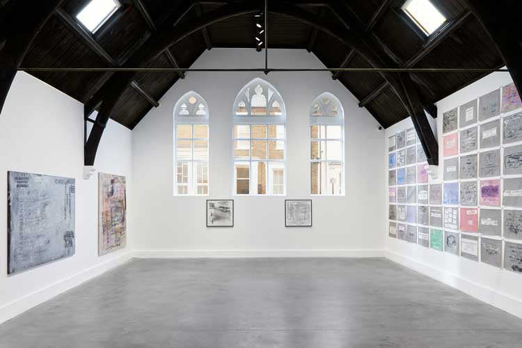 Scott Covert, Cest la vie, installation view, Studio Voltaire, 2023. Image courtesy of the artist and Studio Voltaire, Photo: Sarah Rainer.