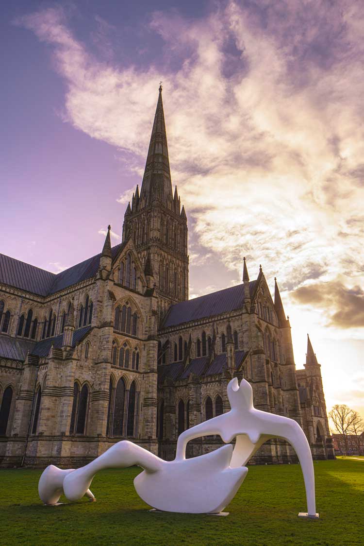 Henry Moore, Large Reclining Figure, 1983. Fibreglass, 340 × 900 × 310 cm. Photo: Ash Mills.