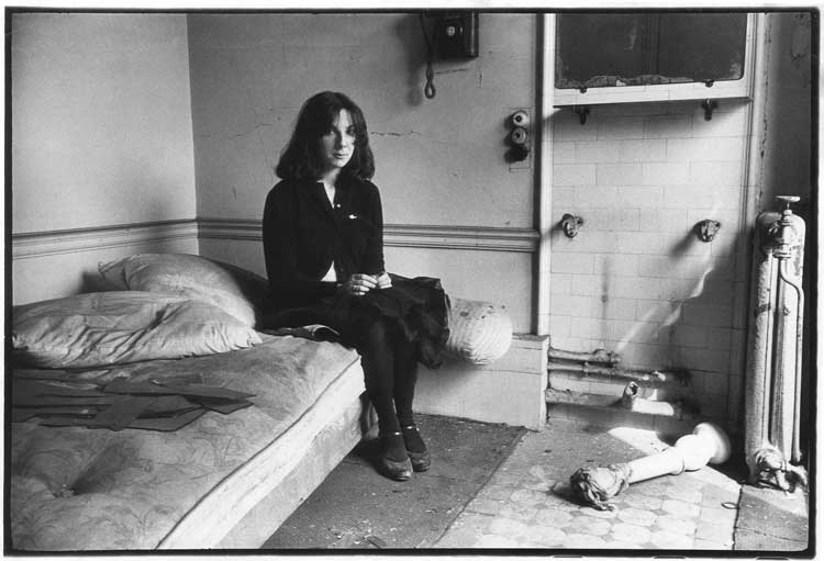 Sophie Calle in room 501, Grand Hôtel Palais d’Orsay, in 1979. Photo: Richard Baltauss.