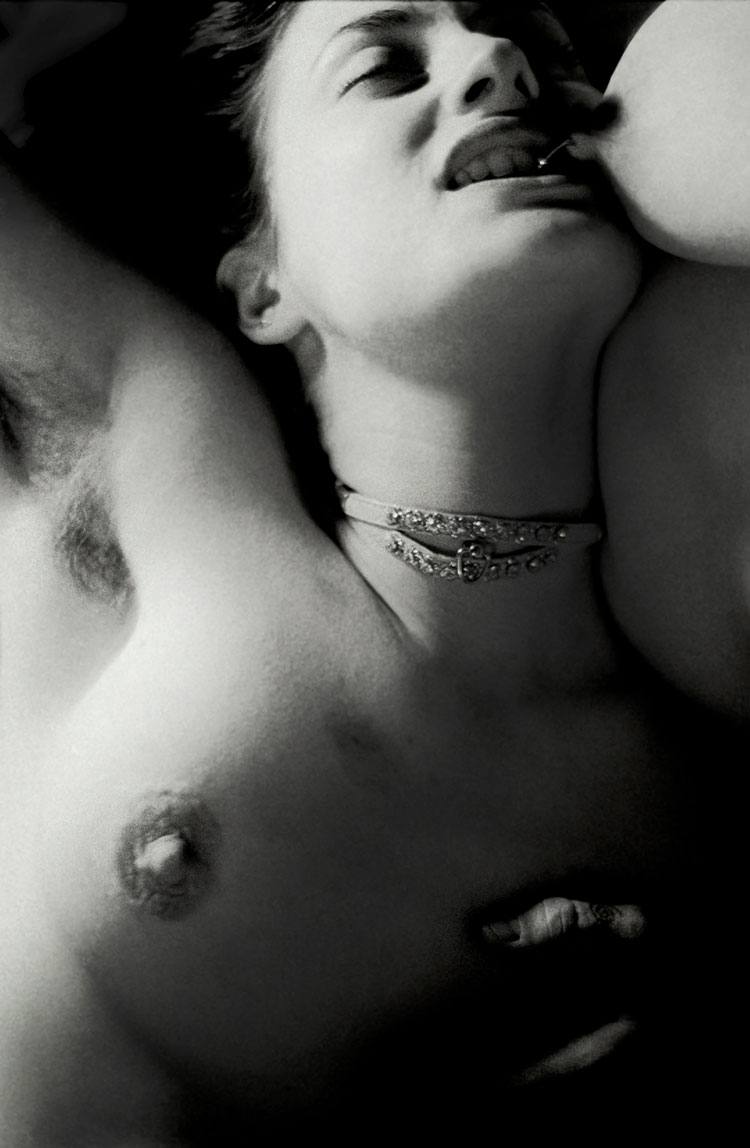 Phyllis Christopher. lissaivy & angus ann, San Francisco, CA, 1999. Silver gelatin print. © Phyllis Christopher.