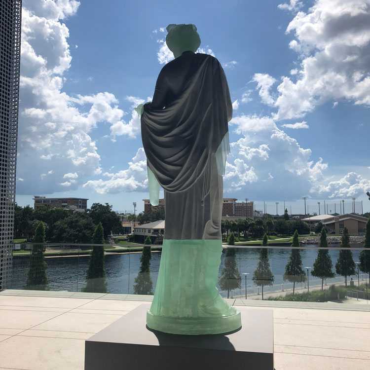 Patricia Cronin, Aphrodite Reimagined, 2018. Bonded carrara and resin, monumental outdoor sculpture commission, in ‘Patricia Cronin, Aphrodite and the Lure of Antiquity,’ Tampa Museum of Art, Tampa, FL, USA. © the artist.