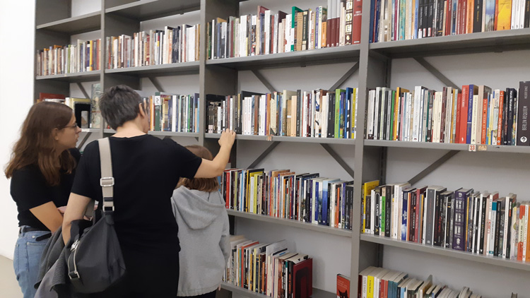 Merit Algün. The Library of Unborrowed Books, 2019. Installation view. Photo: Ana Duarte.