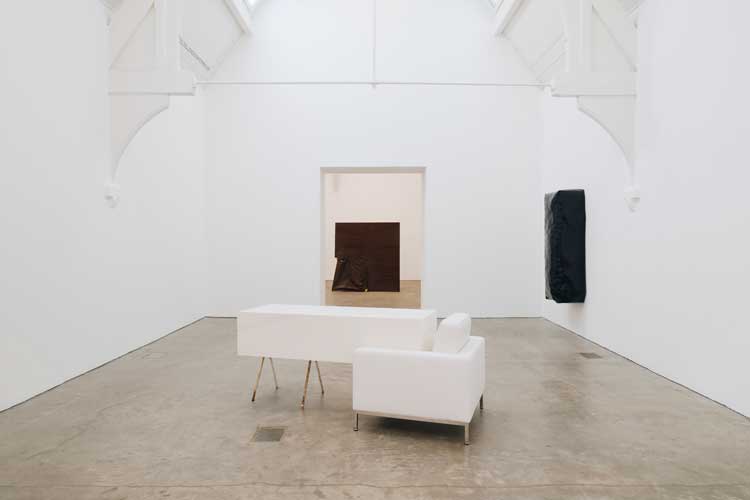 Angela de la Cruz, UPRIGHT, installation view, Ikon Gallery, Birmingham, 2026. Image courtesy Ikon. Photo: Tom Bird.
