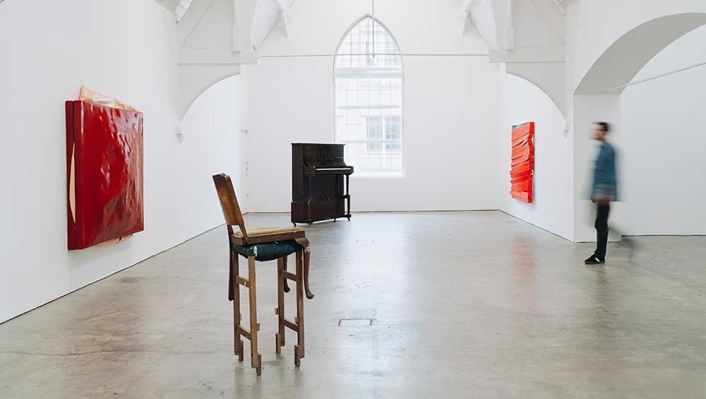 Angela de la Cruz, UPRIGHT, installation view, Ikon Gallery, Birmingham, 2026. Image courtesy Ikon. Photo: Tom Bird.