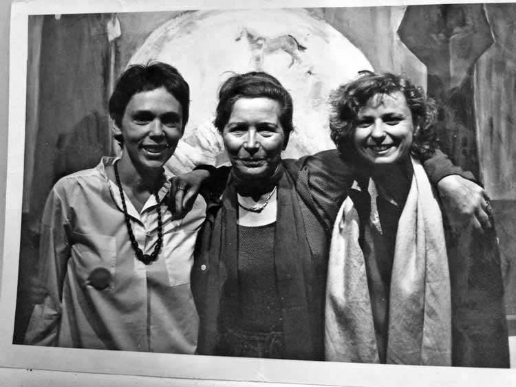Left to right: feminist Kathie Sarachild, Hélène de Beauvoir, Claudine Monteil. NYC, 1979. Image copyright Claudine Monteil. Courtesy Amar Gallery, © APP, Ute Achhammer.