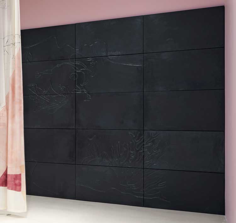 Mariana Castillo Deball, Roman Rubbish, installation view, London Mithraeum Bloomberg Space, 4 August 2022 – 14 January 2023. Photo © Marcus Leith.