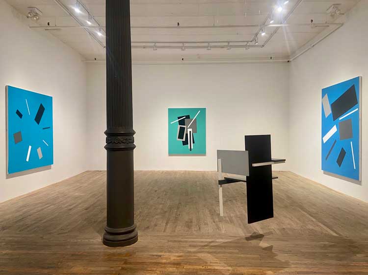Installation view of David Diao: Berlin Chair in Pieces, Postmasters Gallery, New York, 29 January – 12 March 2022. Image courtesy Postmasters Gallery, New York.