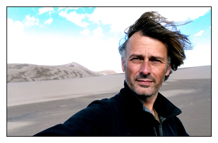 Toby Deveson, Selfie, Great Sand Dunes National Park, September 2016. © the artist.