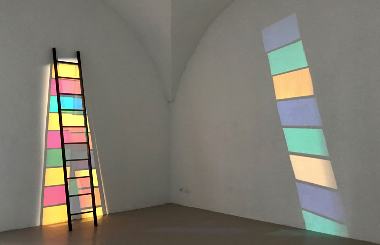 Stephen Dean, Ladder, 2019. Aluminium, dichroic glass, 330 x 43 x 5 cm.