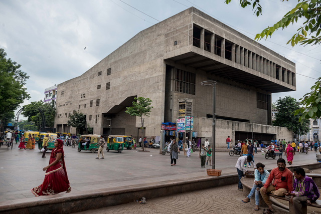 Balkrishna Doshi, Premabhai Hall, Ahmedabad, 1976. © Vinay Panjwani India.