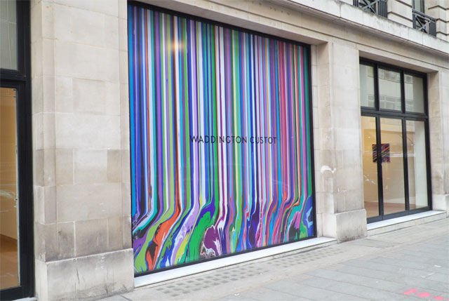 Ian Davenport: Colourscapes, street view, Waddington Custot, London, 20 September – 8 November 2018. Photo: Martin Kennedy.