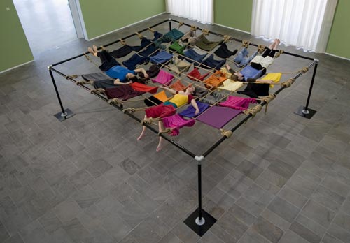 Trisha Brown, Floor of the Forest, 1970. Installation and performance in the exhibition space © Trisha Brown. Photo: Katrin Schilling/documenta GmbH.