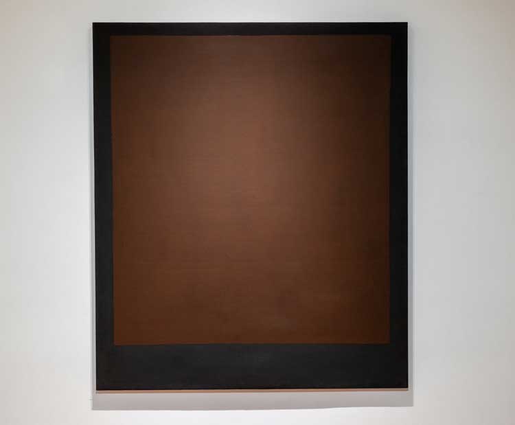 Mark Rothko, Untitled (Plum and Brown), 1960-64. Oil on canvas, 205.74 x 175.58 cm (81 x 69.13 in). Installation view, Expansive Change: Distortion as Dialogue in Modern & Contemporary Art, Leila Heller Gallery, New York, 2024. Photo: David Kaminsky.