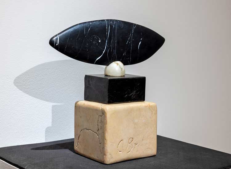 Constantin Brancusi, Fish (Le Poisson), c1920-22. Black-veined marble, 26.67 x 9.52 cm (10 x 3 in). Installation view, Expansive Change: Distortion as Dialogue in Modern & Contemporary Art, Leila Heller Gallery, New York, 2024. Photo: David Kaminsky.