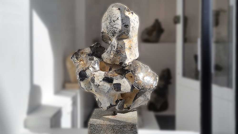 Drew Edwards, Russian Soldier, 2022. Flint, 42 x 21.5 x 22 cm (16 9/16 x 8 7/16 x 8 11/16 in). Photo: Bronac Ferran.