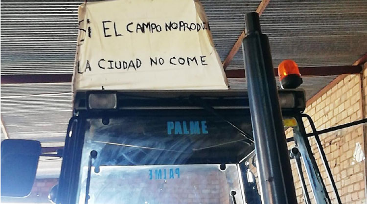 Rafael Pérez Evans. Archive image taken from Lanza Newspaper (Anonymous 2020) Farmers Placards, Spain. (If the countryside doesn't produce, the city doesn't eat).