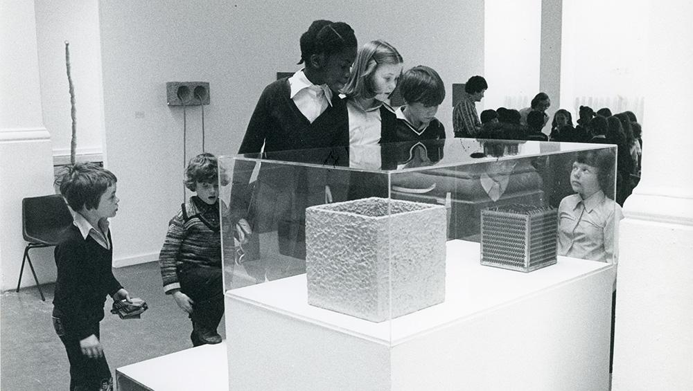 School groups at the Eva Hesse exhibition, 4 May – 17 June 1979, Whitechapel Gallery. Whitechapel Gallery Archive.