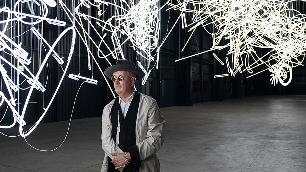 Cerith Wyn Evans. Neon Forms (After Noh I), 2015 (detail). Courtesy of the artist; White Cube and Pirelli HangarBicocca. Photo: Agostina Osio.
