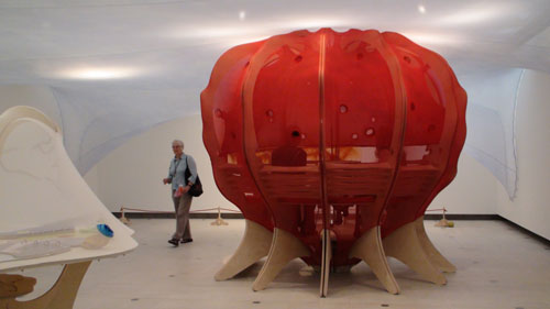 Ernesto Neto. Circleprototemple, The Edges of the World, 2010 (view 2). Installation at Hayward Gallery, London. Photograph: Miguel Benavides.