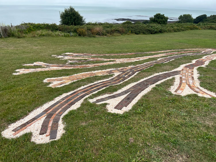 Jennifer Tee, Oceans Tree of Life. Folkestone Triennial, 2025. Photo: Veronica Simpson.