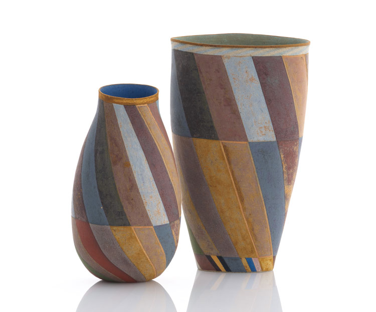 Elizabeth Fritsch, Vases from Tlön, 1984. Hand-built stoneware with coloured slips. Collection of the artist. © The Artist. Image courtesy Adrian Sassoon, London. Photo: Sylvain Deleu.