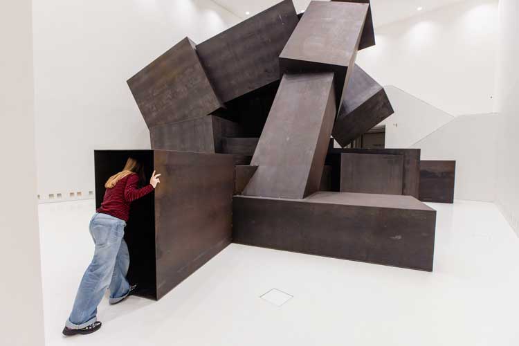Cave, 2019. Installation view, Antony Gormley: Geestgrond, KMSKA Museum, Antwerp, 23 May – 20 September 2026. © Sanne De Block.