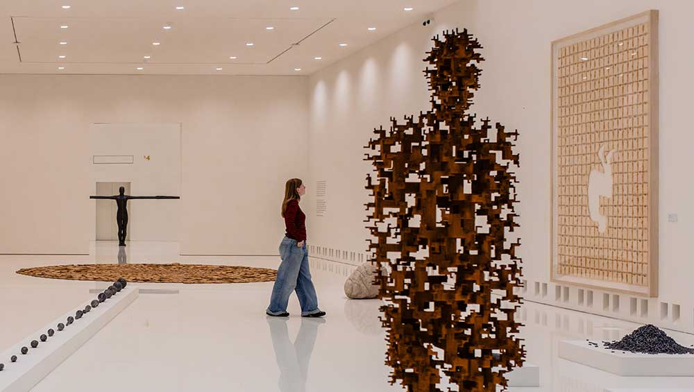 Antony Gormley: Geestgrond. Installation view, KMSKA Museum, Antwerp, 23 May – 20 September 2026. © Sanne De Block.