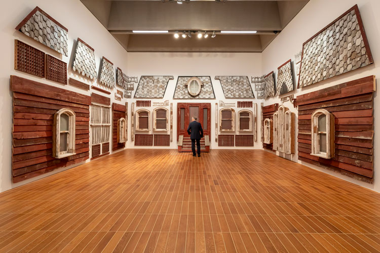 Cornelia Parker, PsychoBarn (Cut Up), 2023. Courtesy of the artist and Frith Street Gallery, London. Photo: Julian Salinas.