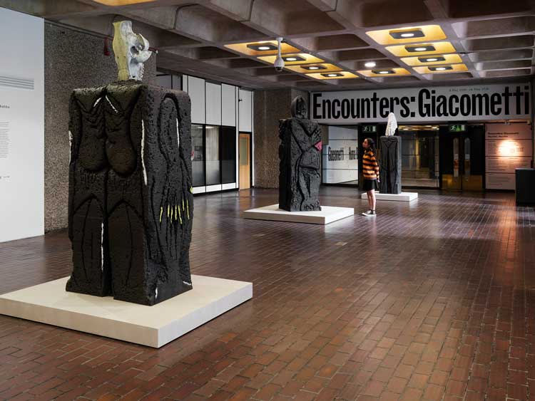 Encounters: Giacometti x Huma Bhabha, installation view, Barbican Art Gallery, 8 May - 10 August 2025. © Max Creasy / Barbican Art Gallery.