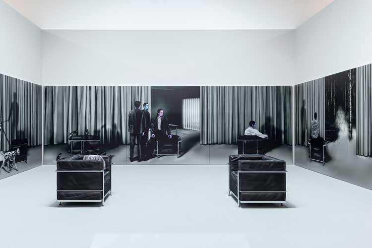 Louisa Gagliardi. Curtain Calls, 2025. Nail polish, ink on PVC, three panels, 232 x 732 cm. Courtesy of the artist and Galerie Eva Presenhuber, Zurich/Vienna.